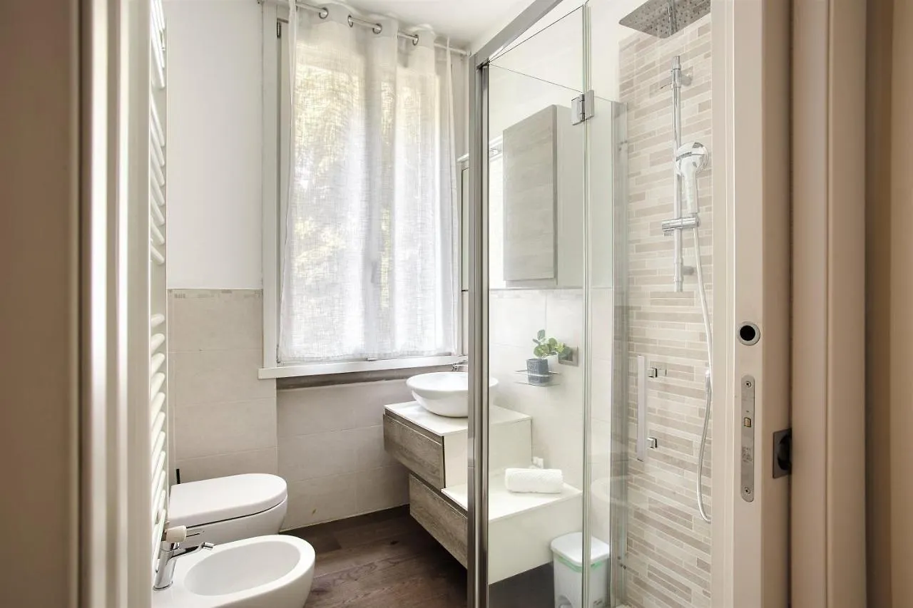 Joivy Superb 2Bed Flat With Balcony Apartment Milan Italy