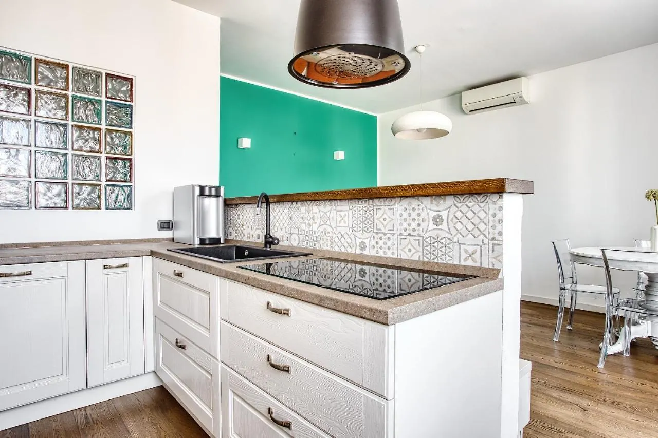 Apartmán Joivy Superb 2Bed Flat With Balcony Milán 0*,